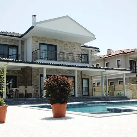 Ertunc - Kaliteli Tatilin Adresi 别墅